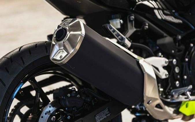 2026 Kawasaki Ninja 500 ABS Metallic Yellowish GreenEbony