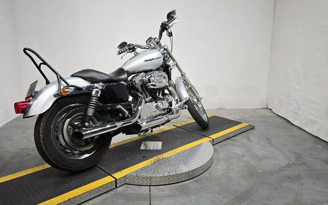 XL1200C 2006 1200 Custom