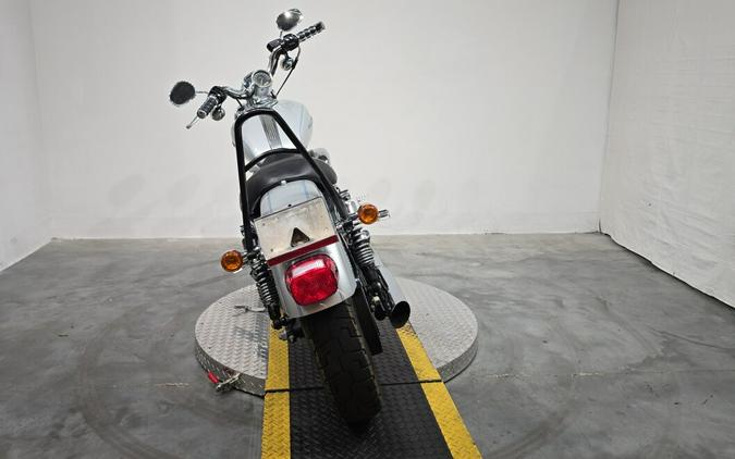 XL1200C 2006 1200 Custom