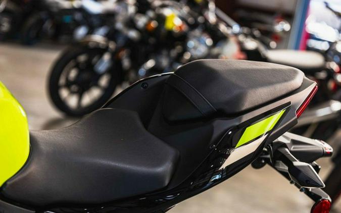 2026 Kawasaki Ninja 500 ABS Metallic Yellowish GreenEbony
