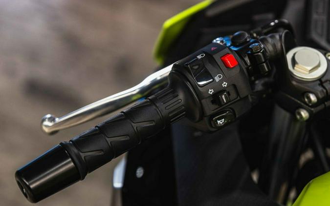 2026 Kawasaki Ninja 500 ABS Metallic Yellowish GreenEbony