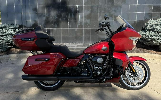 2026 Harley-Davidson® Road Glide Limited Brilliant Red Black Trim