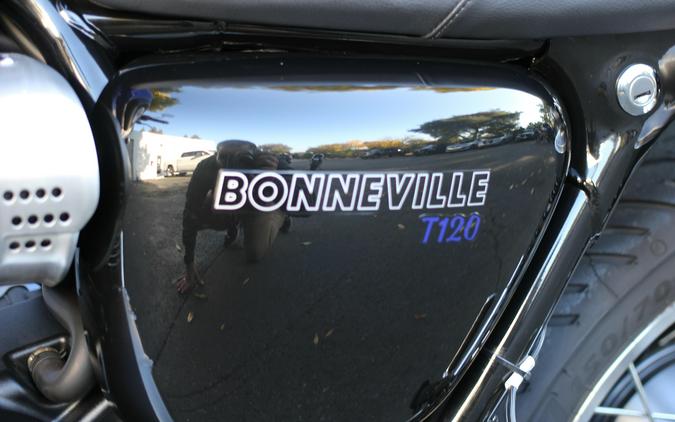 2024 Triumph Bonneville T120