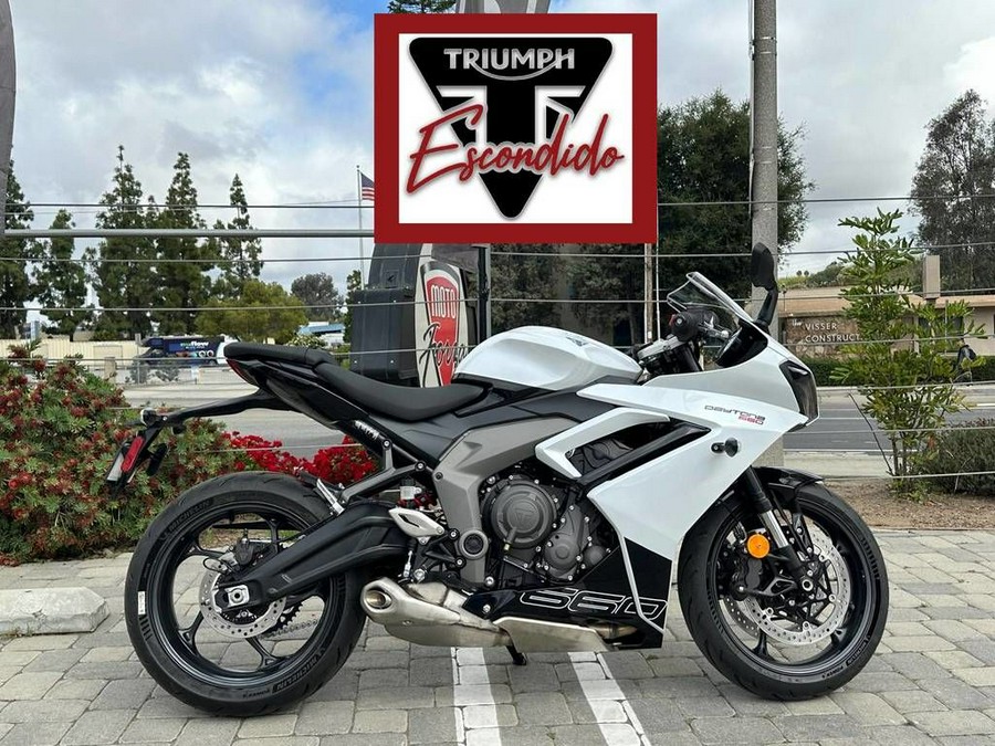 2025 Triumph Daytona 660 Snowdonia White/Sapphire Black