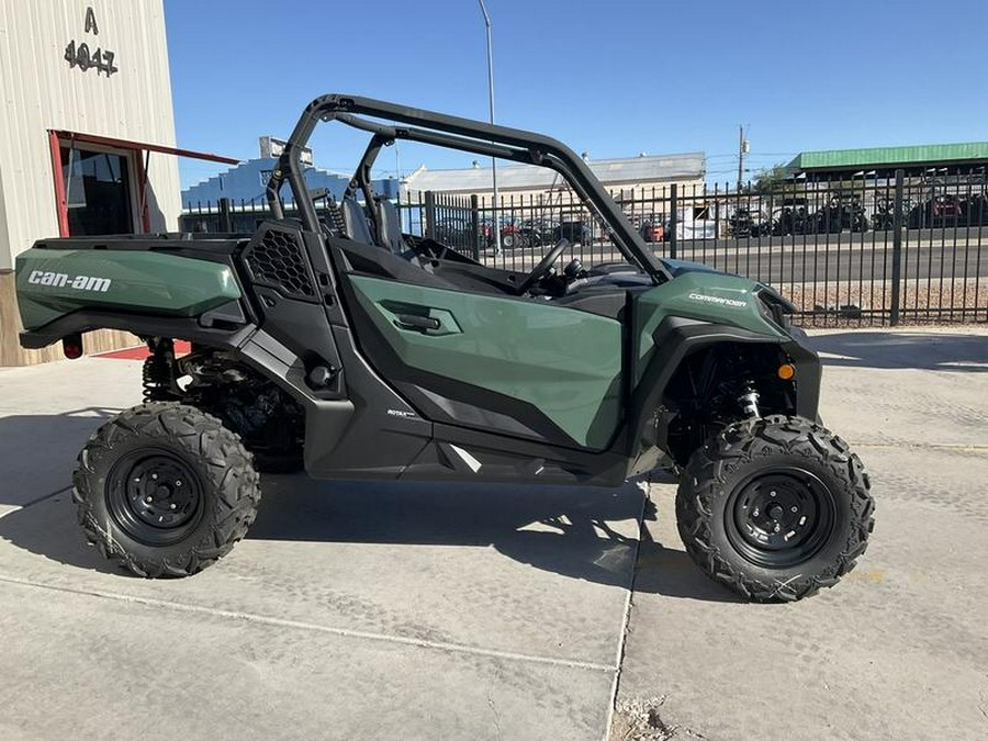 2024 Can-Am® Commander DPS 700