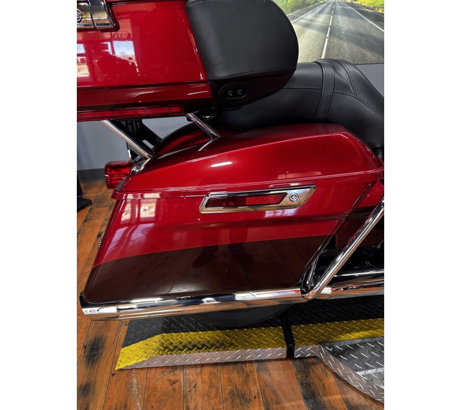 2019 Harley-Davidson® Ultra Limited WKDRED/TWTDCHRY W/PINSTRIPE