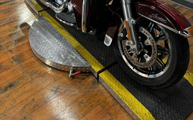 2019 Harley-Davidson® Ultra Limited WKDRED/TWTDCHRY W/PINSTRIPE