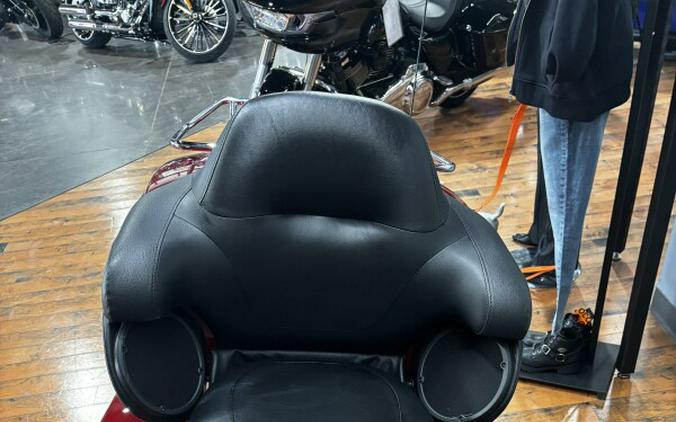 2019 Harley-Davidson® Ultra Limited WKDRED/TWTDCHRY W/PINSTRIPE