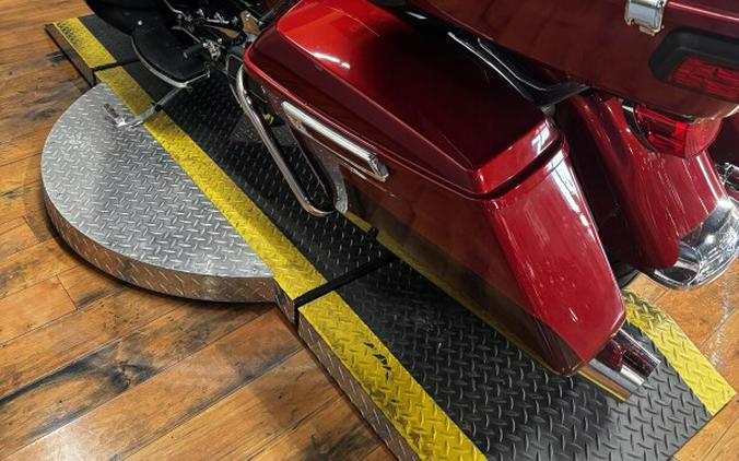 2019 Harley-Davidson® Ultra Limited WKDRED/TWTDCHRY W/PINSTRIPE