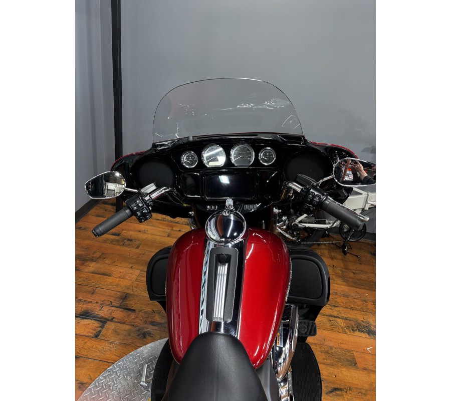 2019 Harley-Davidson® Ultra Limited WKDRED/TWTDCHRY W/PINSTRIPE