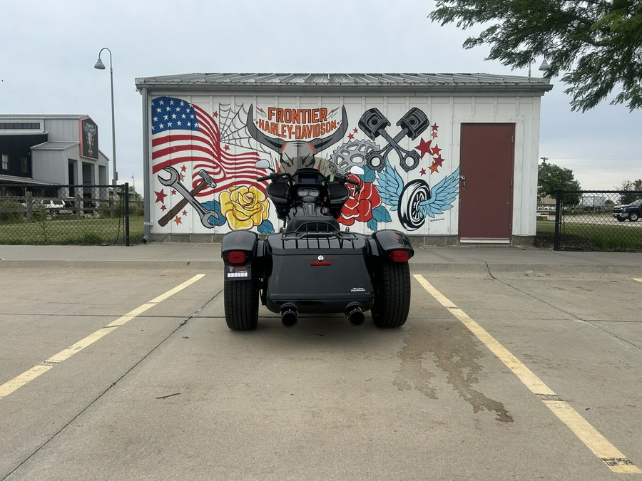 FLTRT 2023 Road Glide® 3