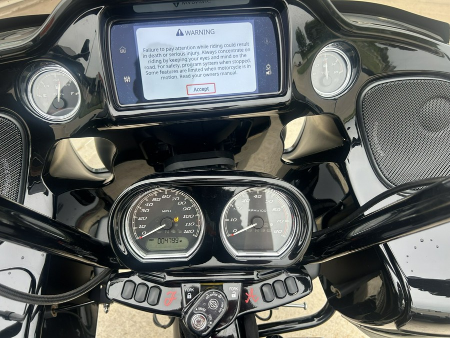FLTRT 2023 Road Glide® 3