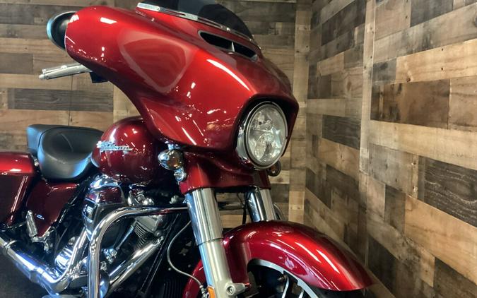 2017 Harley-Davidson Street Glide Special Velocity Red Sunglo FLHXS