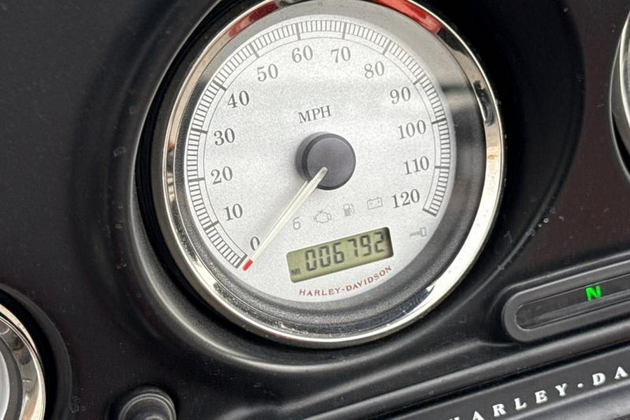 2011 Harley-Davidson® Street Glide™ Base