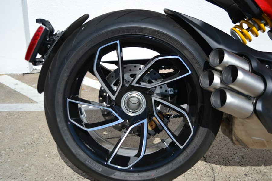 2025 Ducati DIAVEL V4