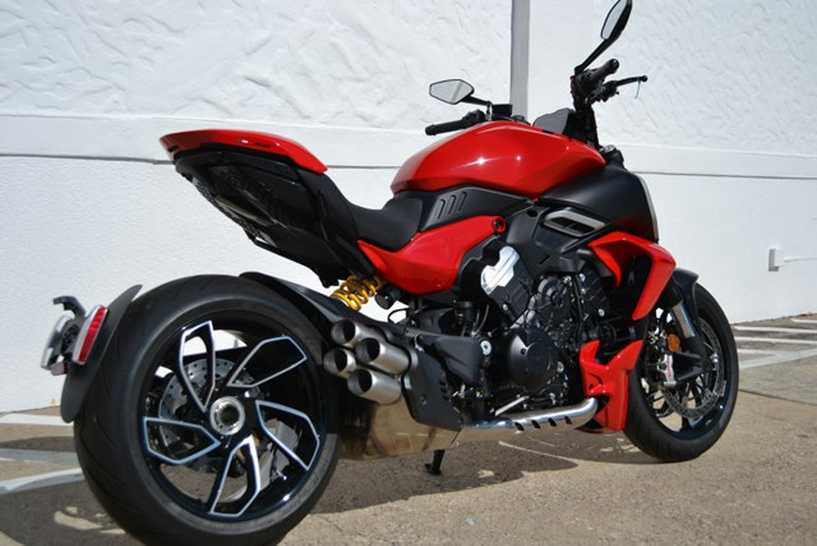 2025 Ducati DIAVEL V4