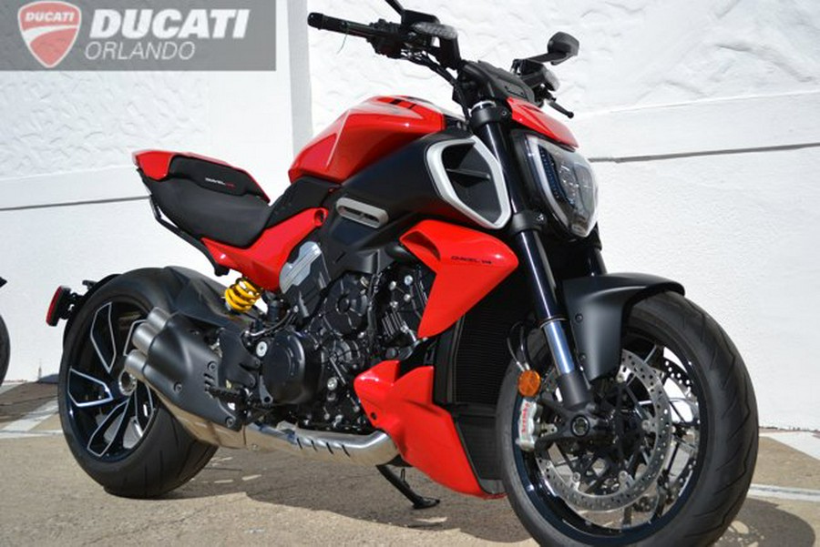 2025 Ducati DIAVEL V4