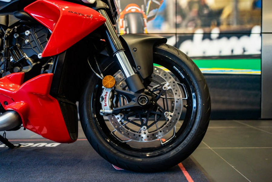 2025 Ducati DIAVEL V4