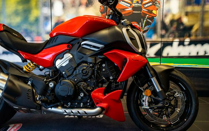 2025 Ducati DIAVEL V4