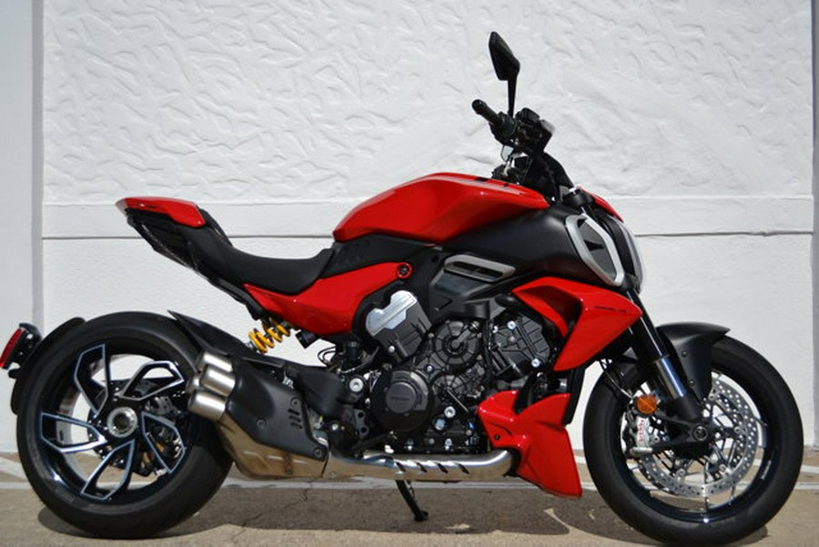 2025 Ducati DIAVEL V4