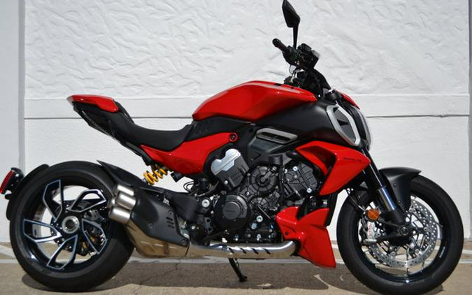 2025 Ducati DIAVEL V4