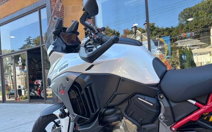 2025 Ducati Multistrada V4 S Artic White - 3862U