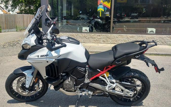 2024 Ducati Multistrada V4 S Travel & Radar Iceberg White