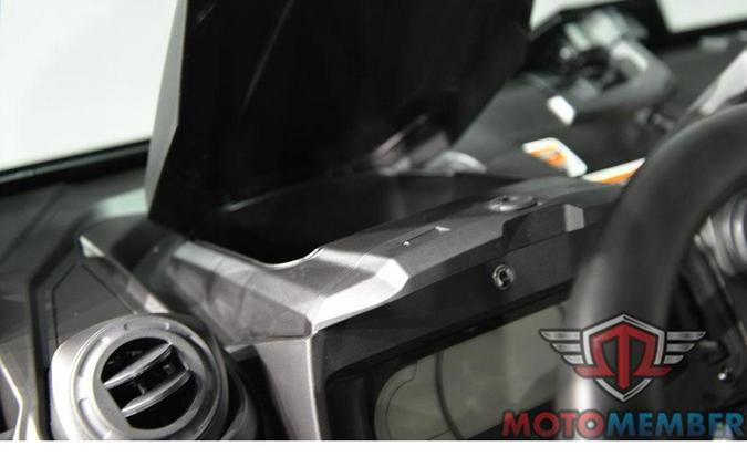 2026 Can-Am Defender PRO Limited HD10