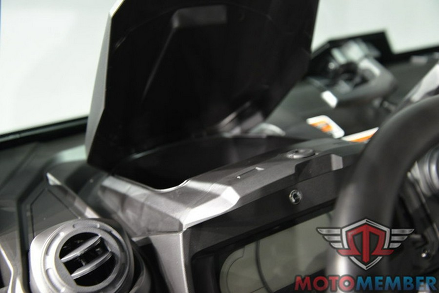 2026 Can-Am Defender PRO Limited HD10