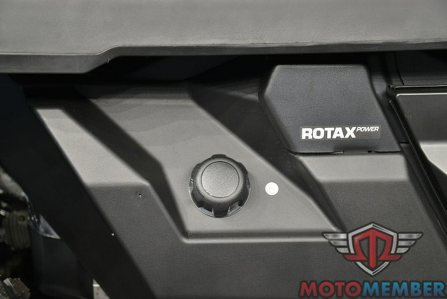 2026 Can-Am Defender PRO Limited HD10