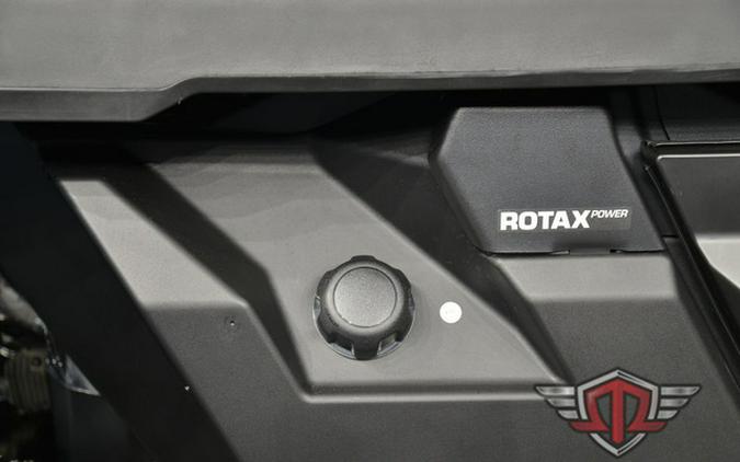 2026 Can-Am Defender PRO Limited HD10