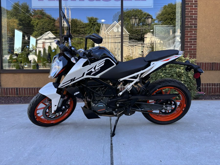 2022 KTM DUKE 200 - 3868U