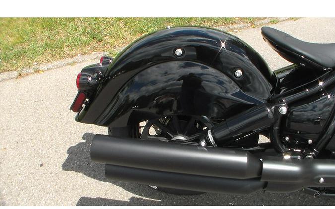 2026 CHIEF VINTAGE, BLACK METALLIC, 49ST - Indian Motorcycle