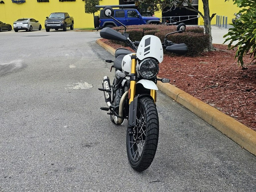 2026 Triumph Scrambler 400 XC Vanilla White XC Racing Yellow