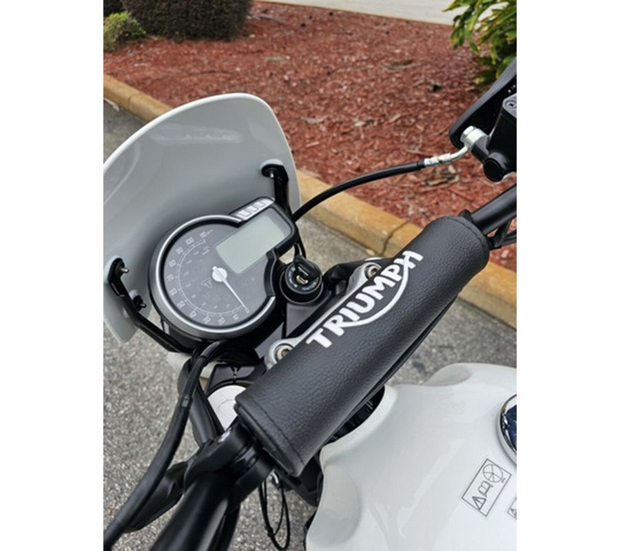 2026 Triumph Scrambler 400 XC Vanilla White XC Racing Yellow