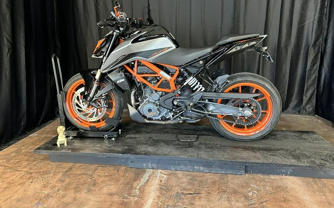 2021 KTM DUKE 390