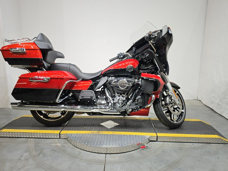 FLHXU 2025 Street Glide™ Ultra