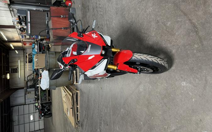2026 YAMAHA YZF R3 70TH ANNIVERSARY EDITION