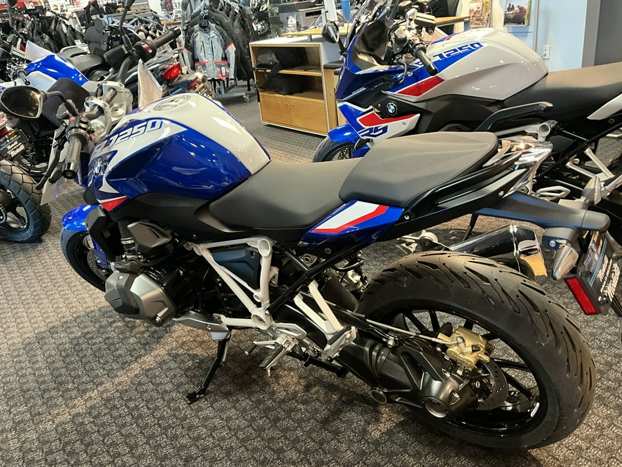 2023 BMW R1250R