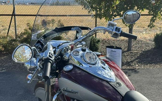 2025 Indian Springfield Maroon Metallic/Silver Quartz Metalli