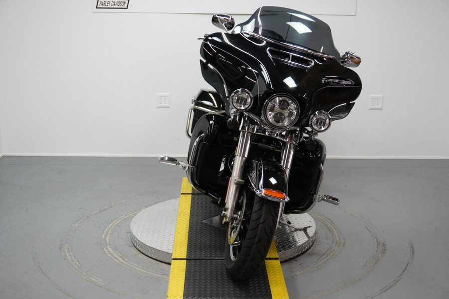 2015 Harley-Davidson® Ultra Limited Vivid Black
