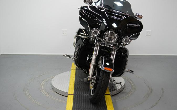 2015 Harley-Davidson® Ultra Limited Vivid Black