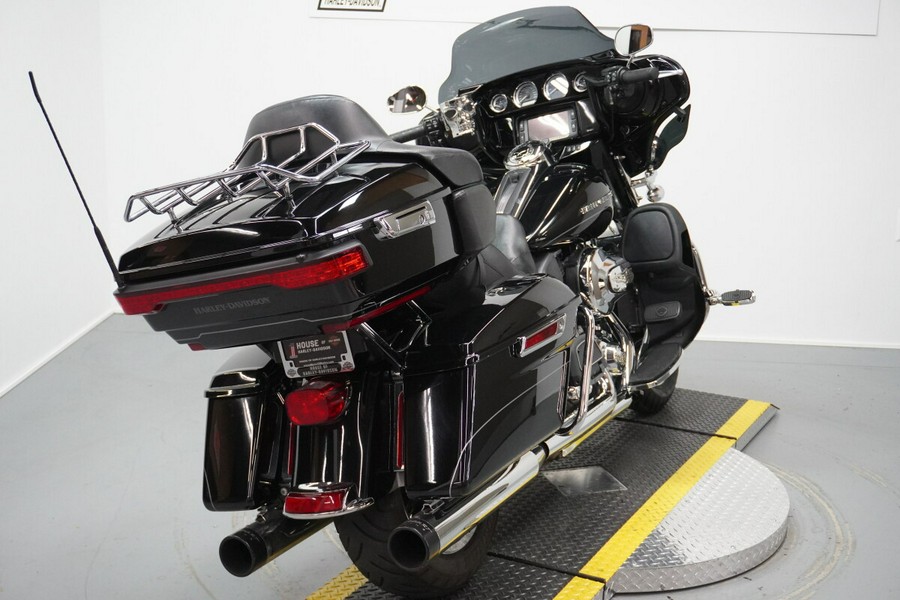 2015 Harley-Davidson® Ultra Limited Vivid Black
