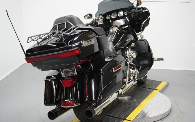 2015 Harley-Davidson® Ultra Limited Vivid Black