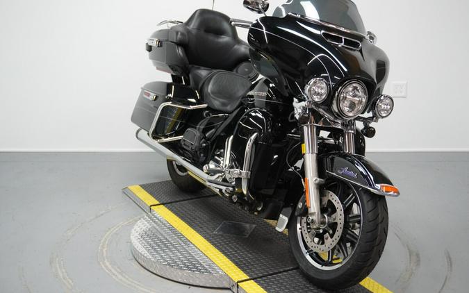2015 Harley-Davidson® Ultra Limited Vivid Black
