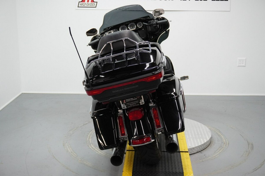 2015 Harley-Davidson® Ultra Limited Vivid Black