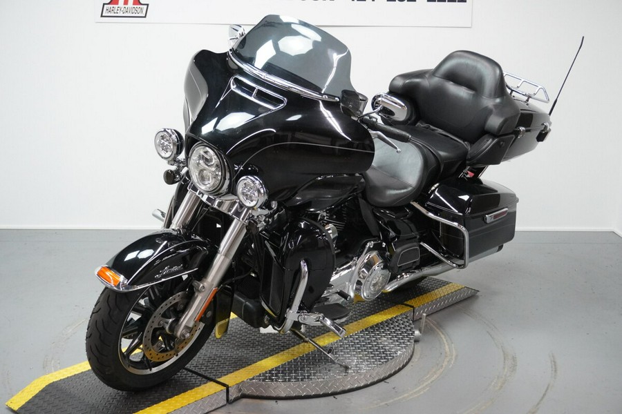 2015 Harley-Davidson® Ultra Limited Vivid Black