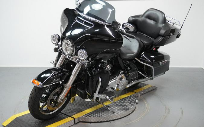2015 Harley-Davidson® Ultra Limited Vivid Black