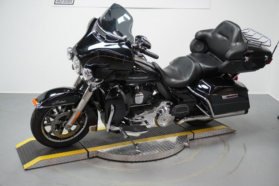 2015 Harley-Davidson® Ultra Limited Vivid Black
