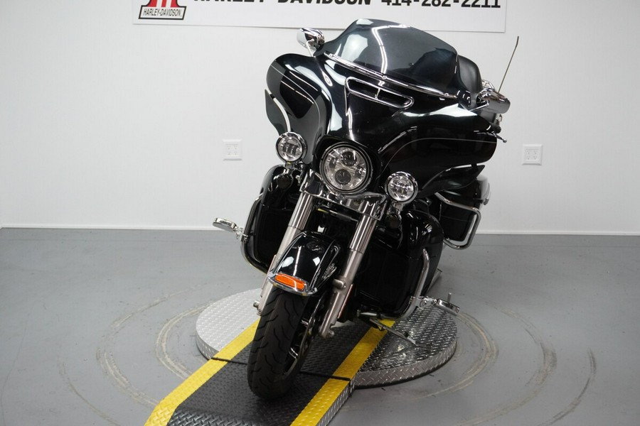 2015 Harley-Davidson® Ultra Limited Vivid Black